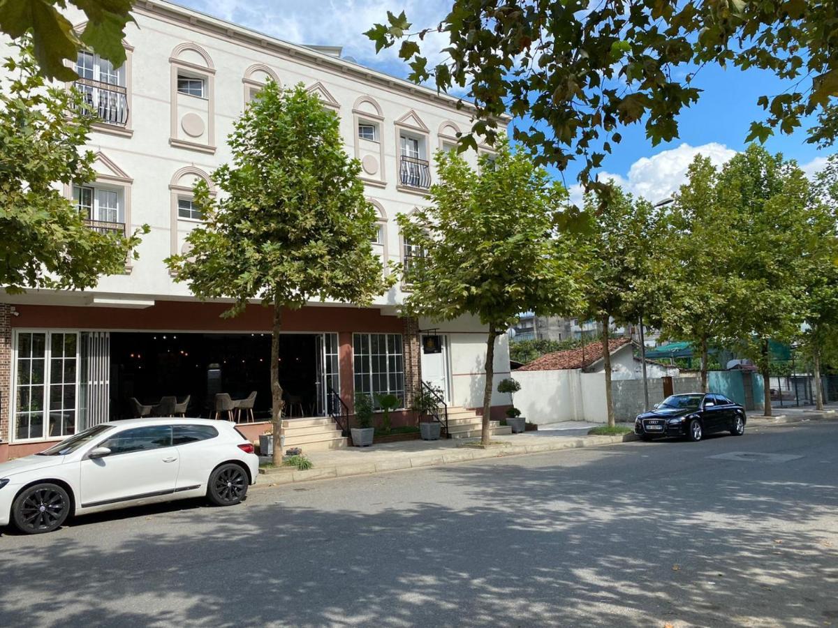 Hotel Golden Elbasan Exterior foto